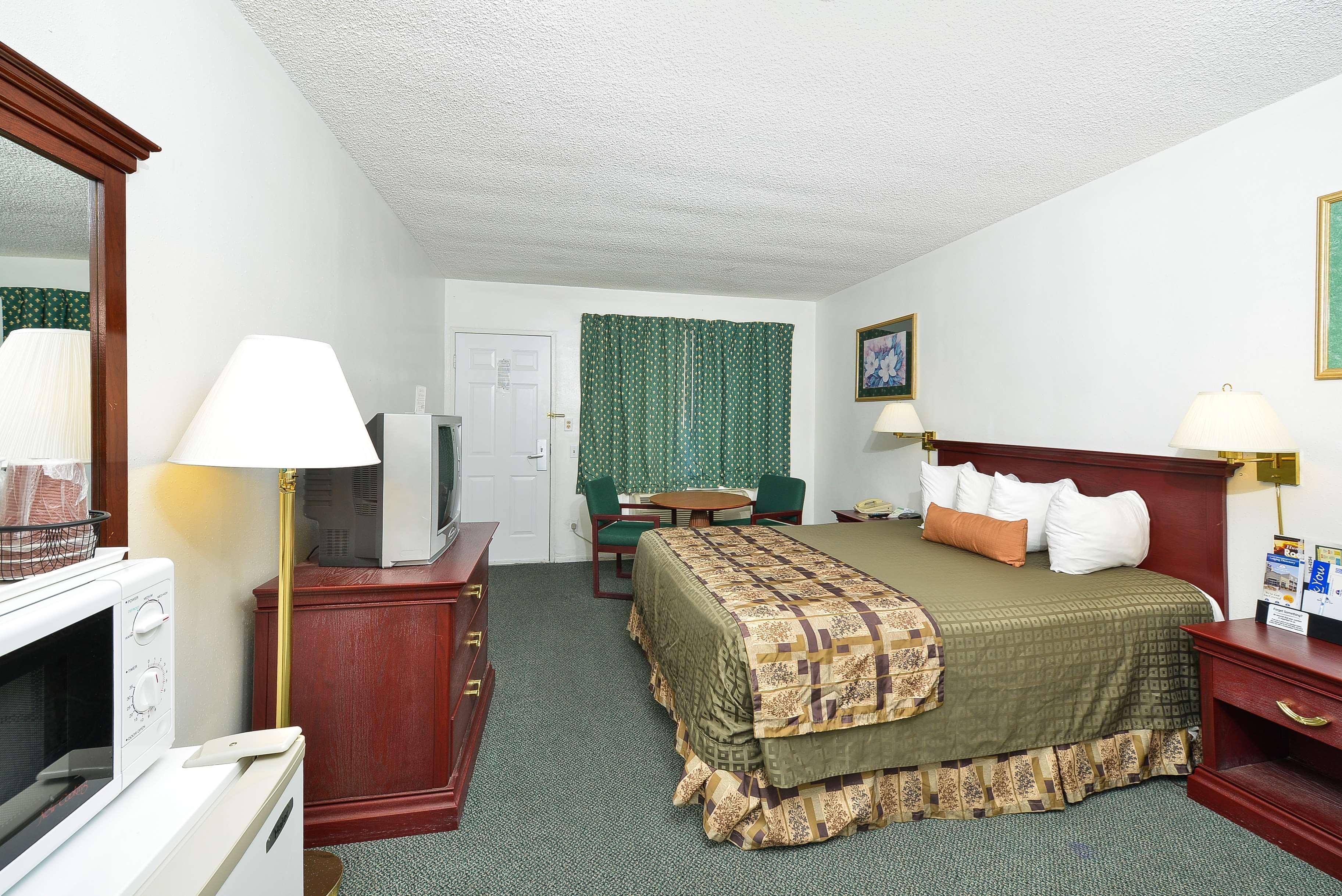 Americas Best Value Inn - Chico Bagian luar foto
