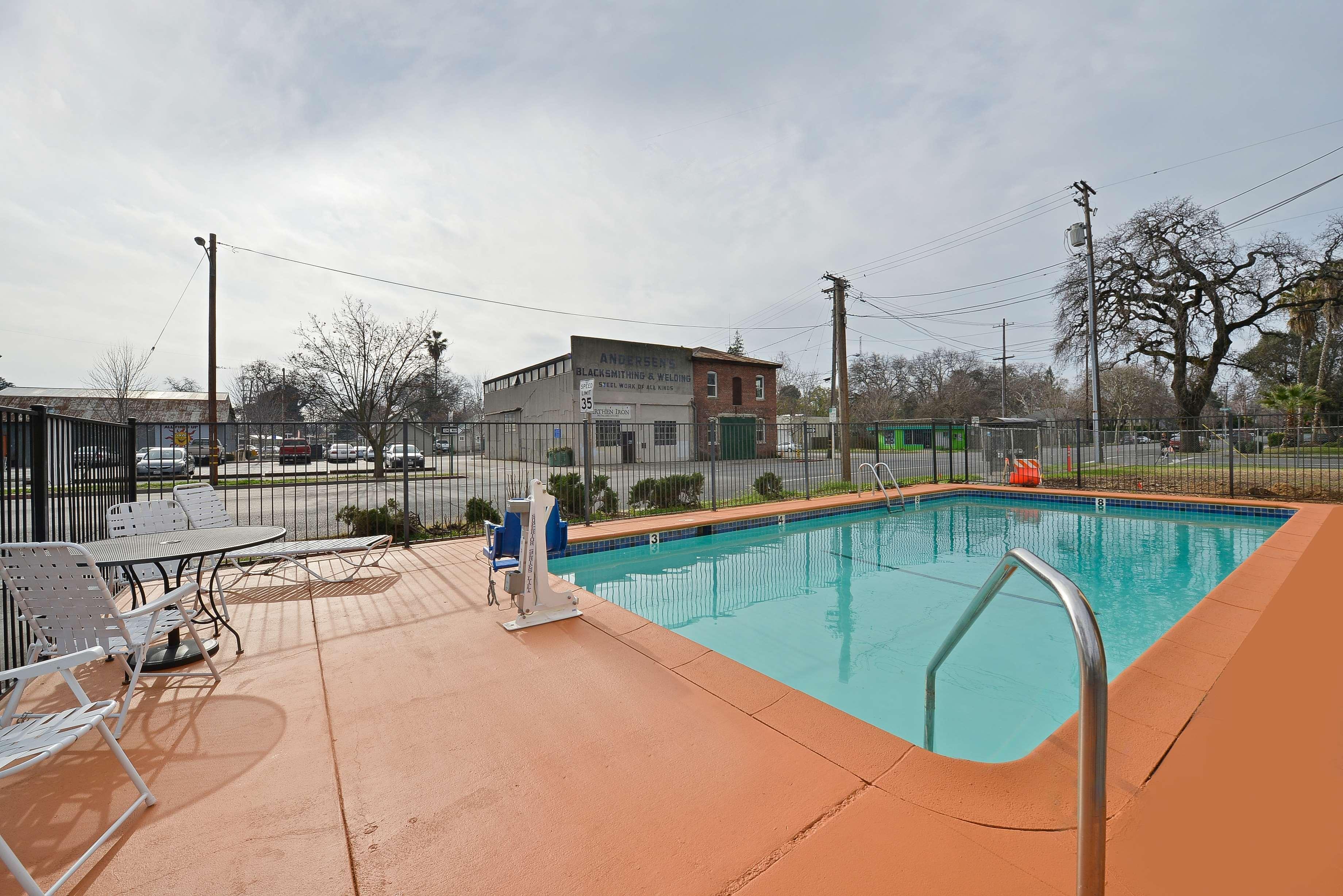 Americas Best Value Inn - Chico Bagian luar foto