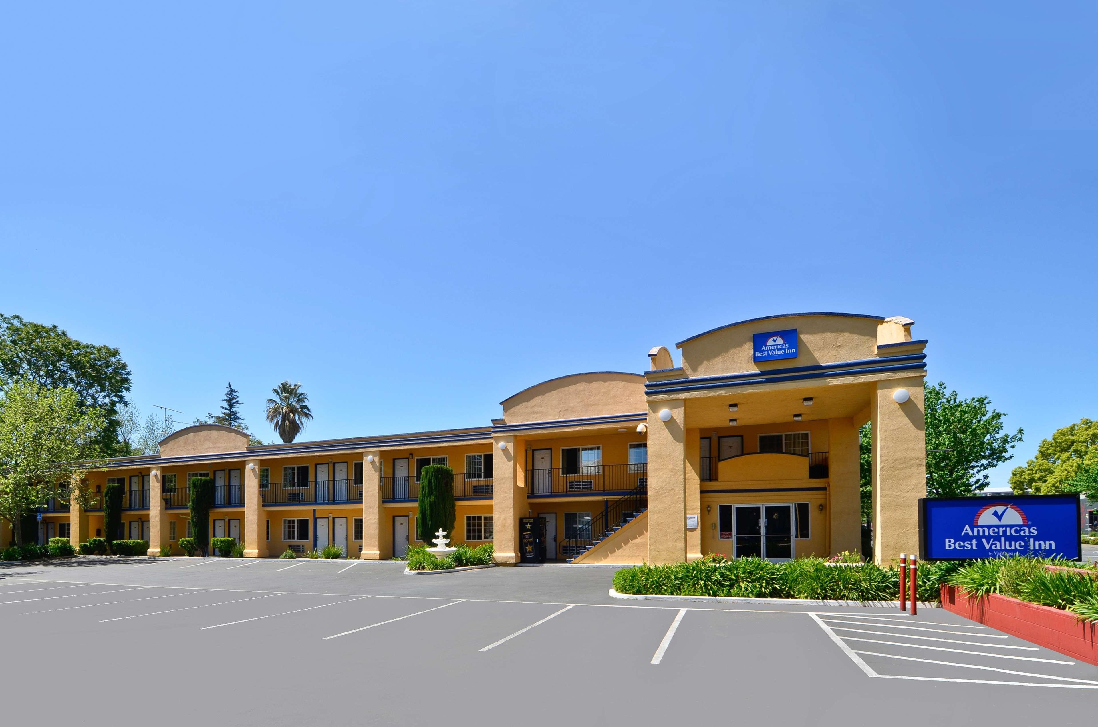 Americas Best Value Inn - Chico Bagian luar foto