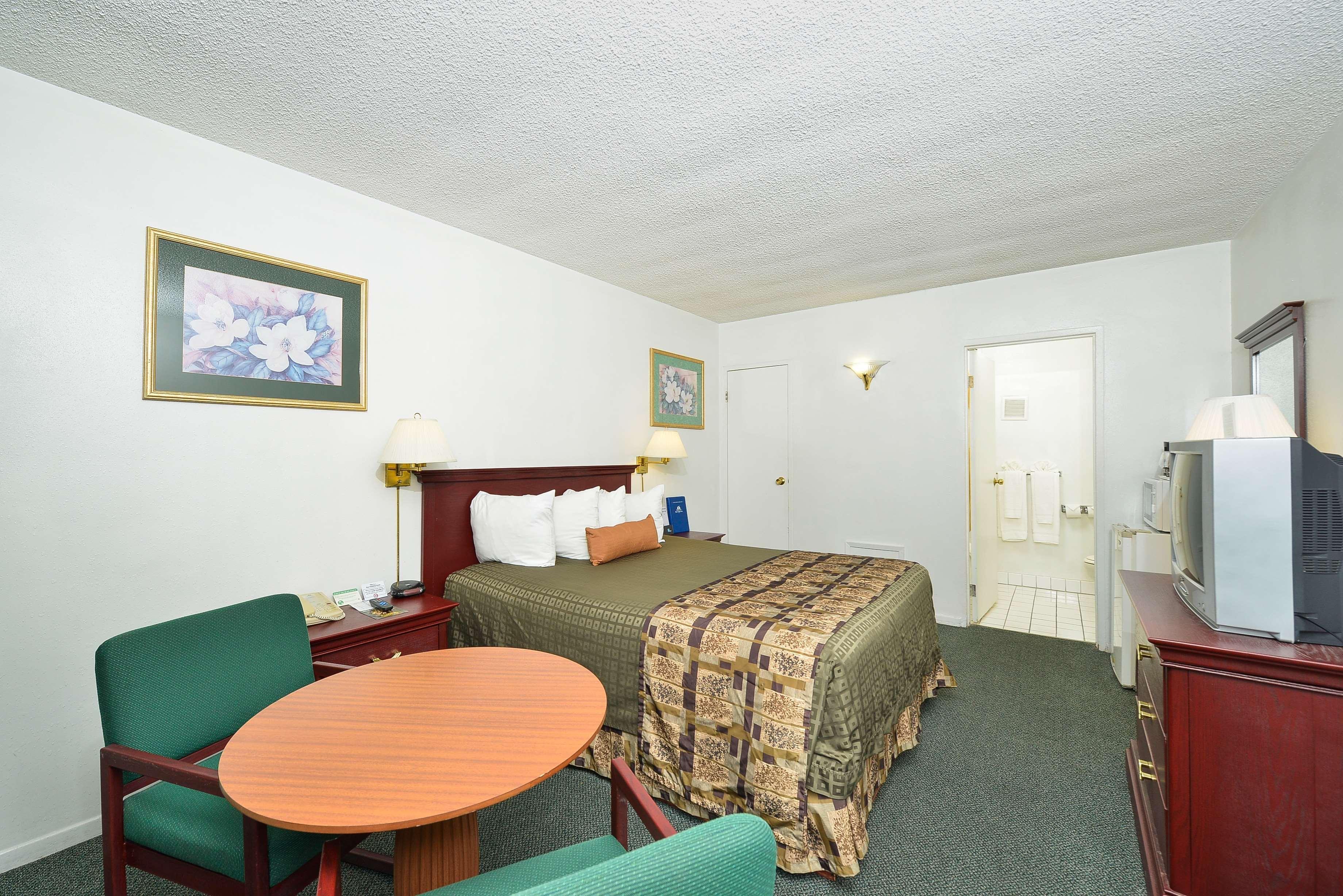 Americas Best Value Inn - Chico Bagian luar foto