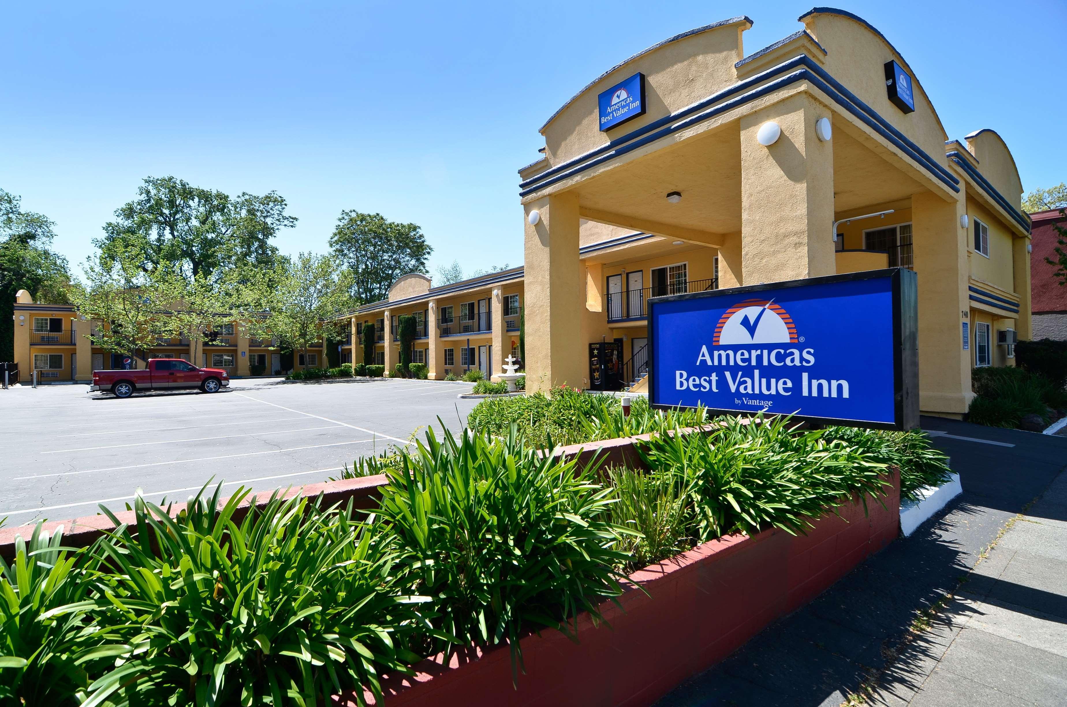 Americas Best Value Inn - Chico Bagian luar foto