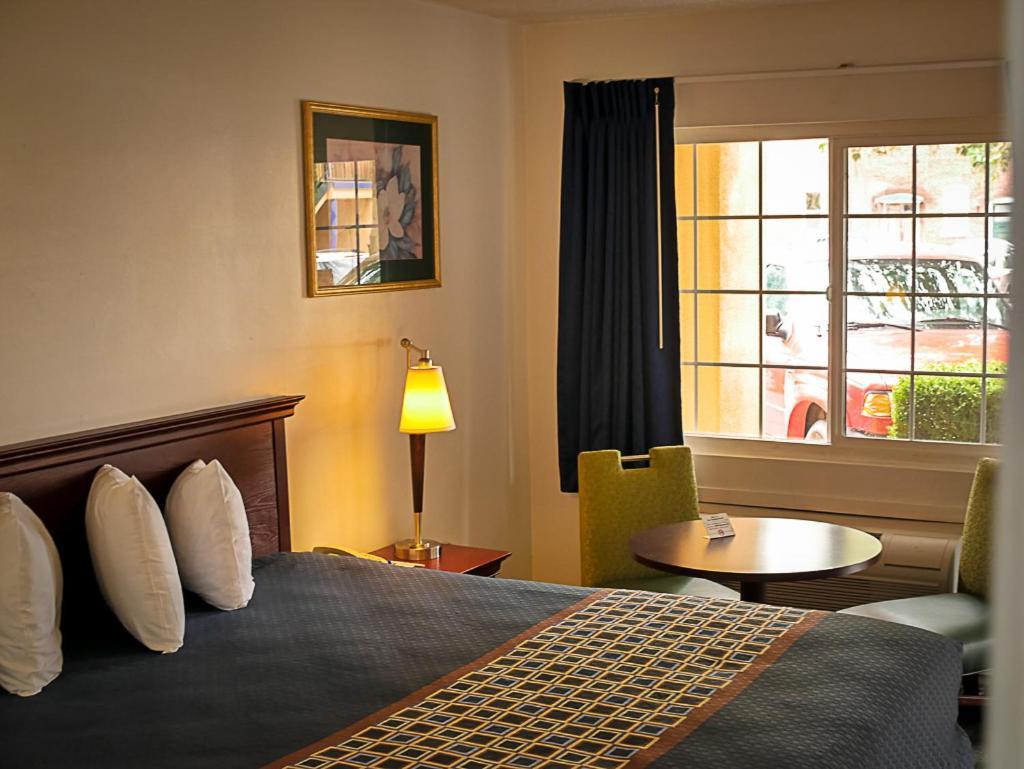 Americas Best Value Inn - Chico Bagian luar foto