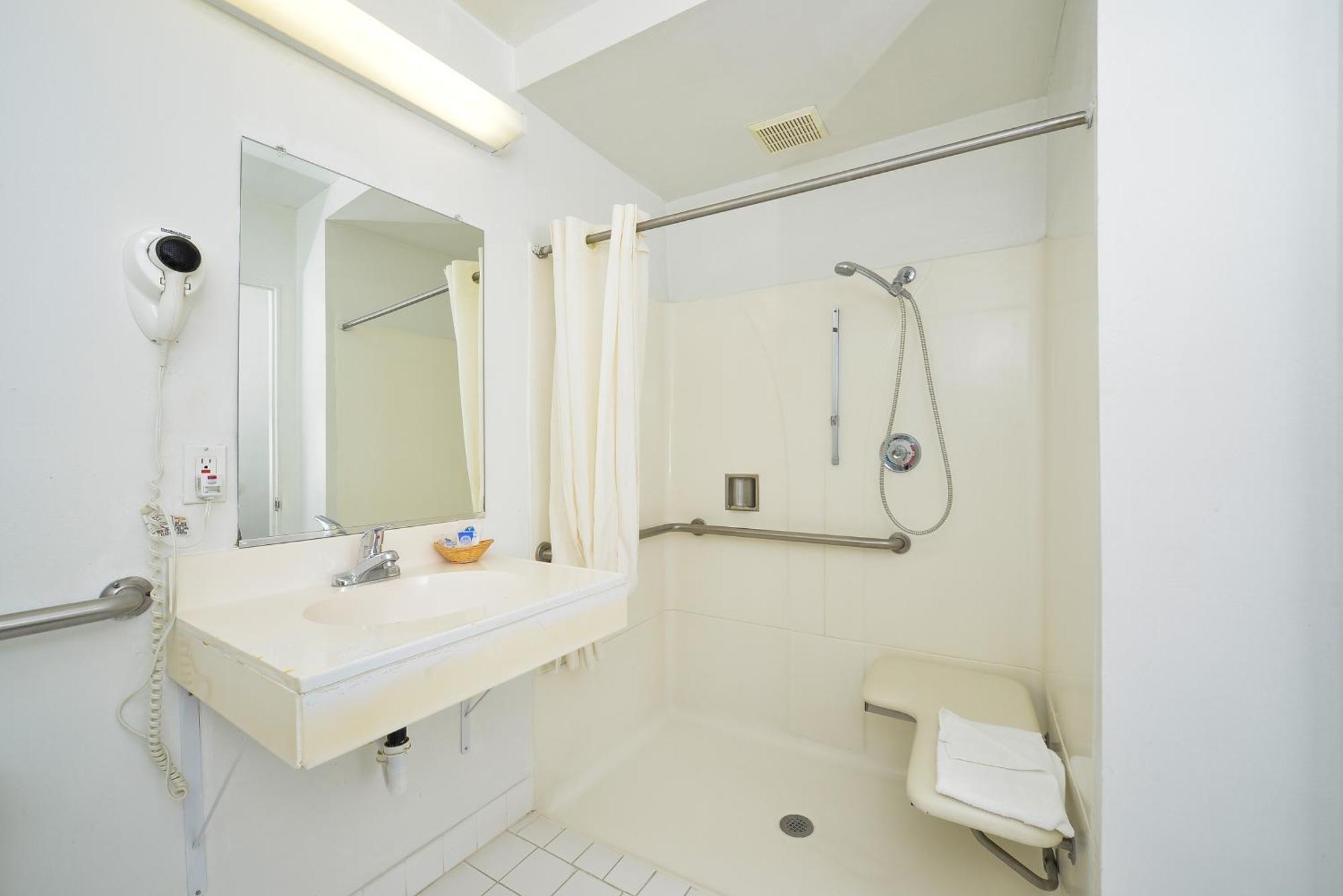Americas Best Value Inn - Chico Bagian luar foto