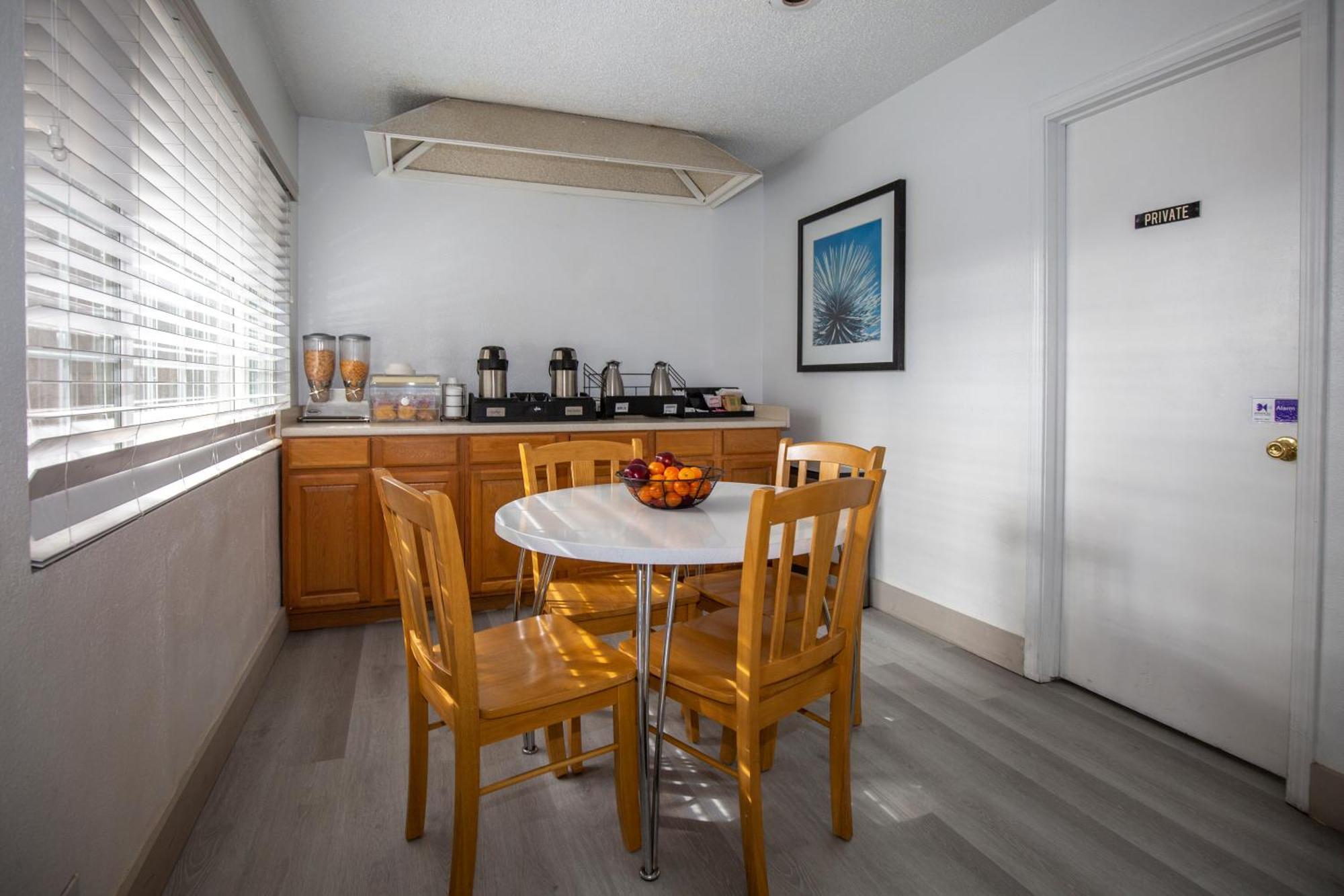 Americas Best Value Inn - Chico Bagian luar foto