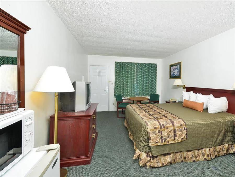 Americas Best Value Inn - Chico Bagian luar foto