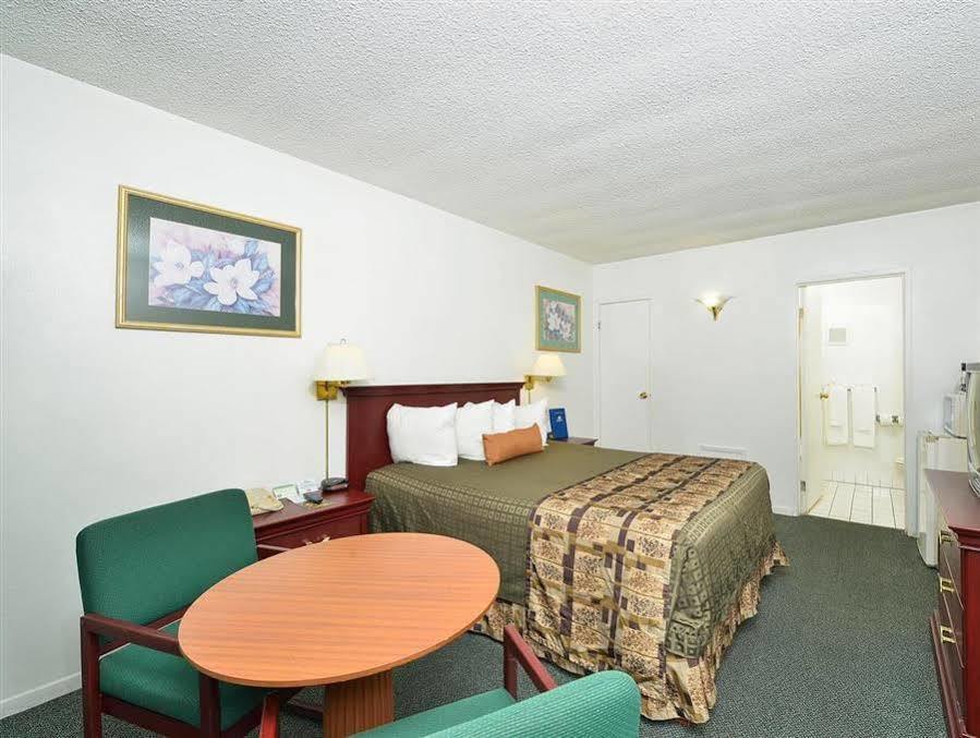 Americas Best Value Inn - Chico Bagian luar foto