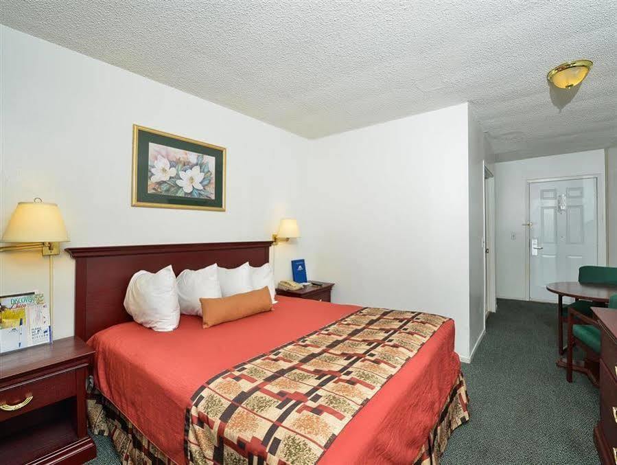 Americas Best Value Inn - Chico Bagian luar foto